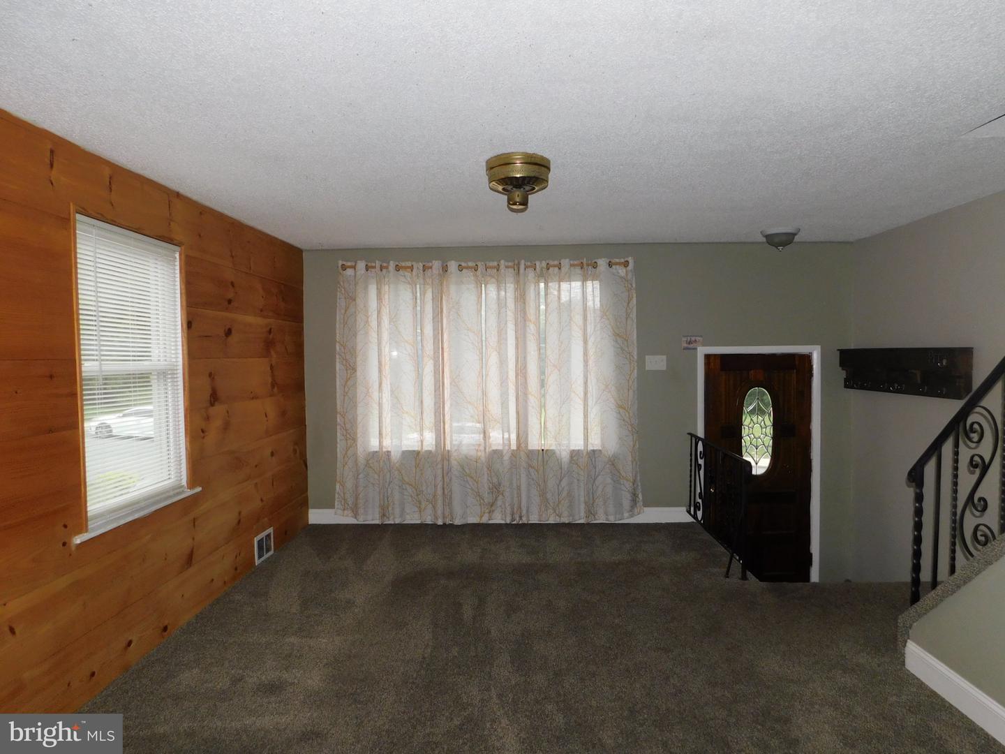 710 School Ln Property Photo 8