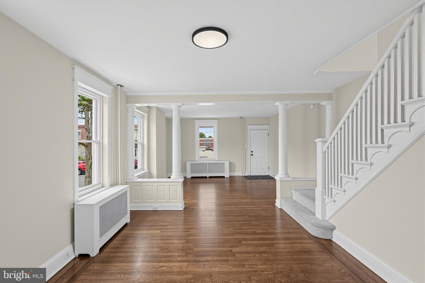 123 E Madison Ave Property Photo 4