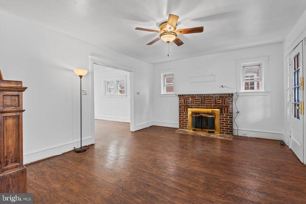 129 E 24th St Property Photo 3