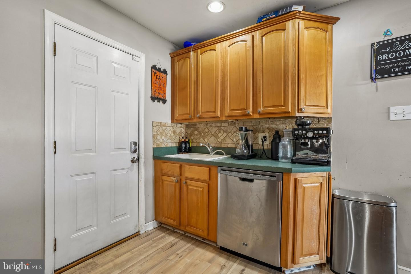 207 Rolling Rd Property Photo 8