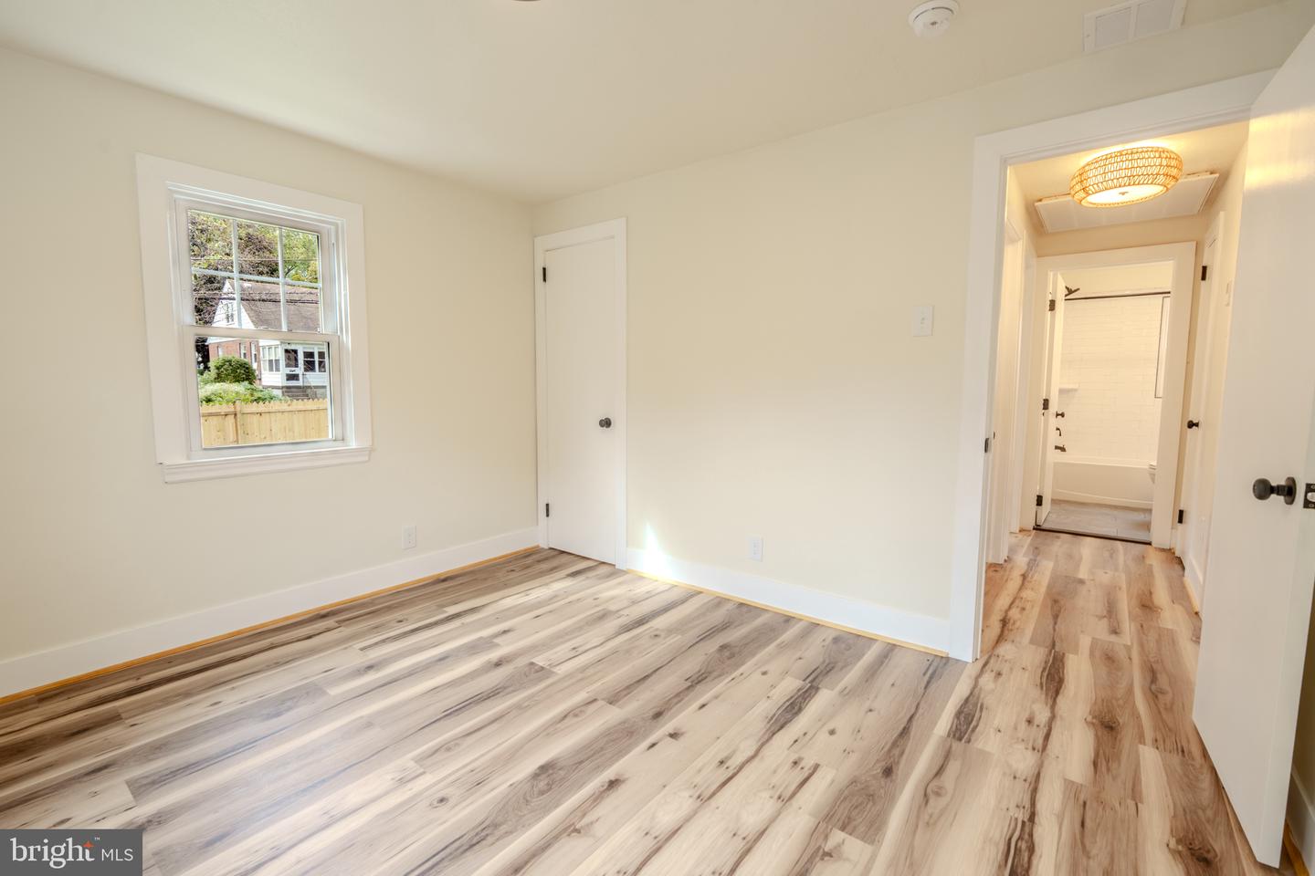 1336 Warren Ave Property Photo 12