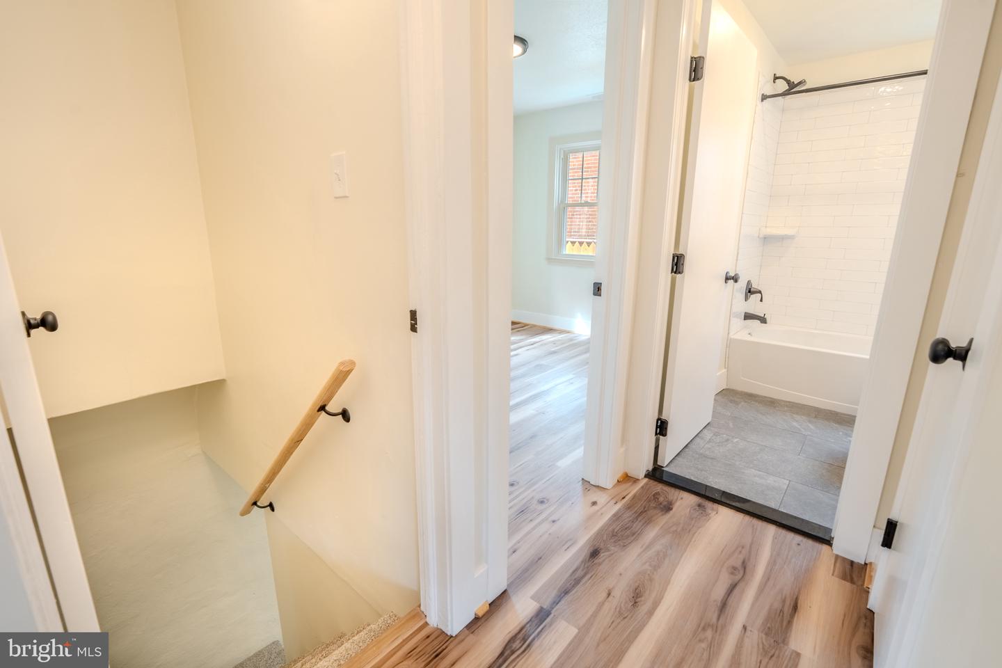1336 Warren Ave Property Photo 17