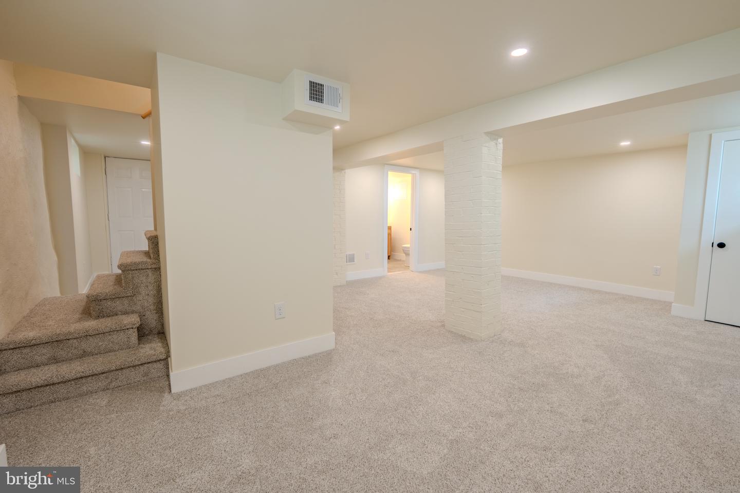1336 Warren Ave Property Photo 18