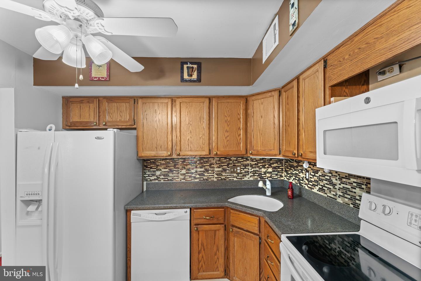 1802 N Glen Dr #1802 Property Photo 8