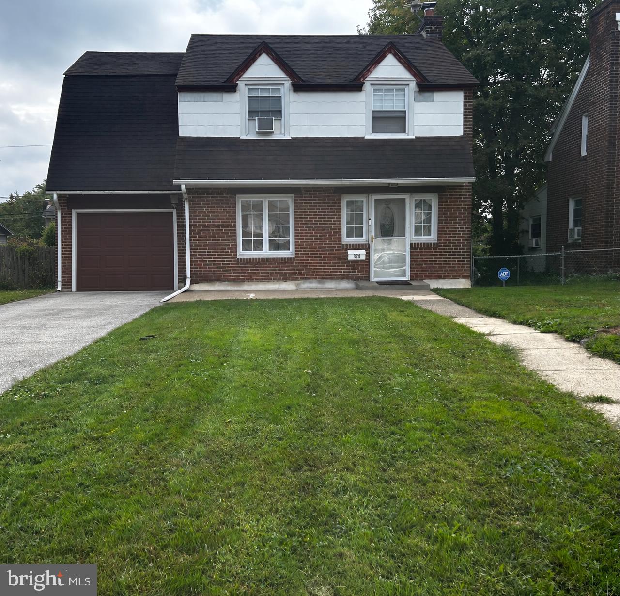 324 ALDAN AVE Property Photo 1