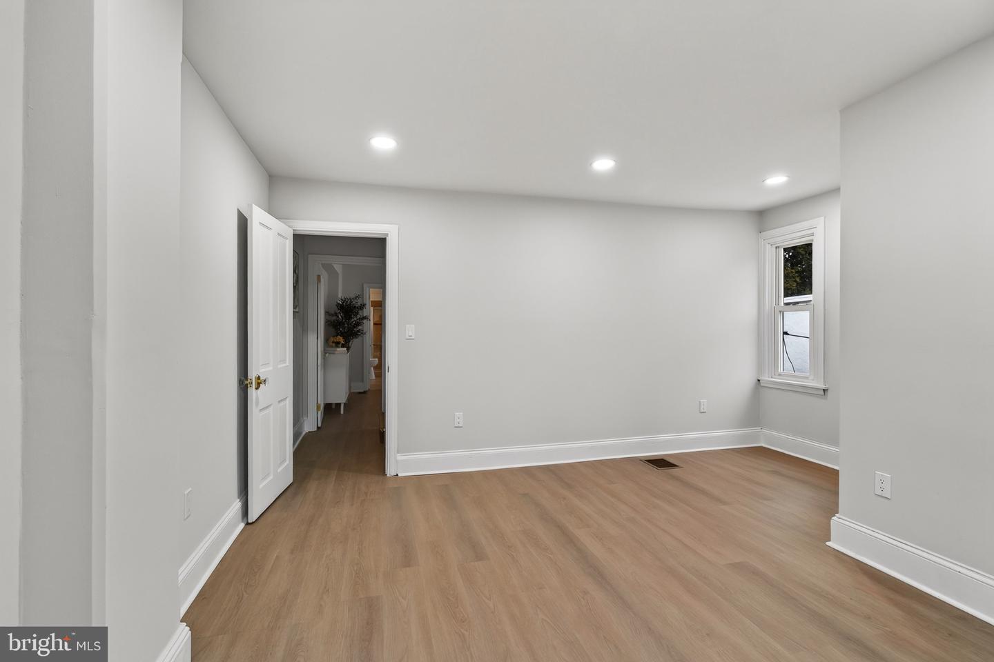 256 N Aberdeen Ave Property Photo 34