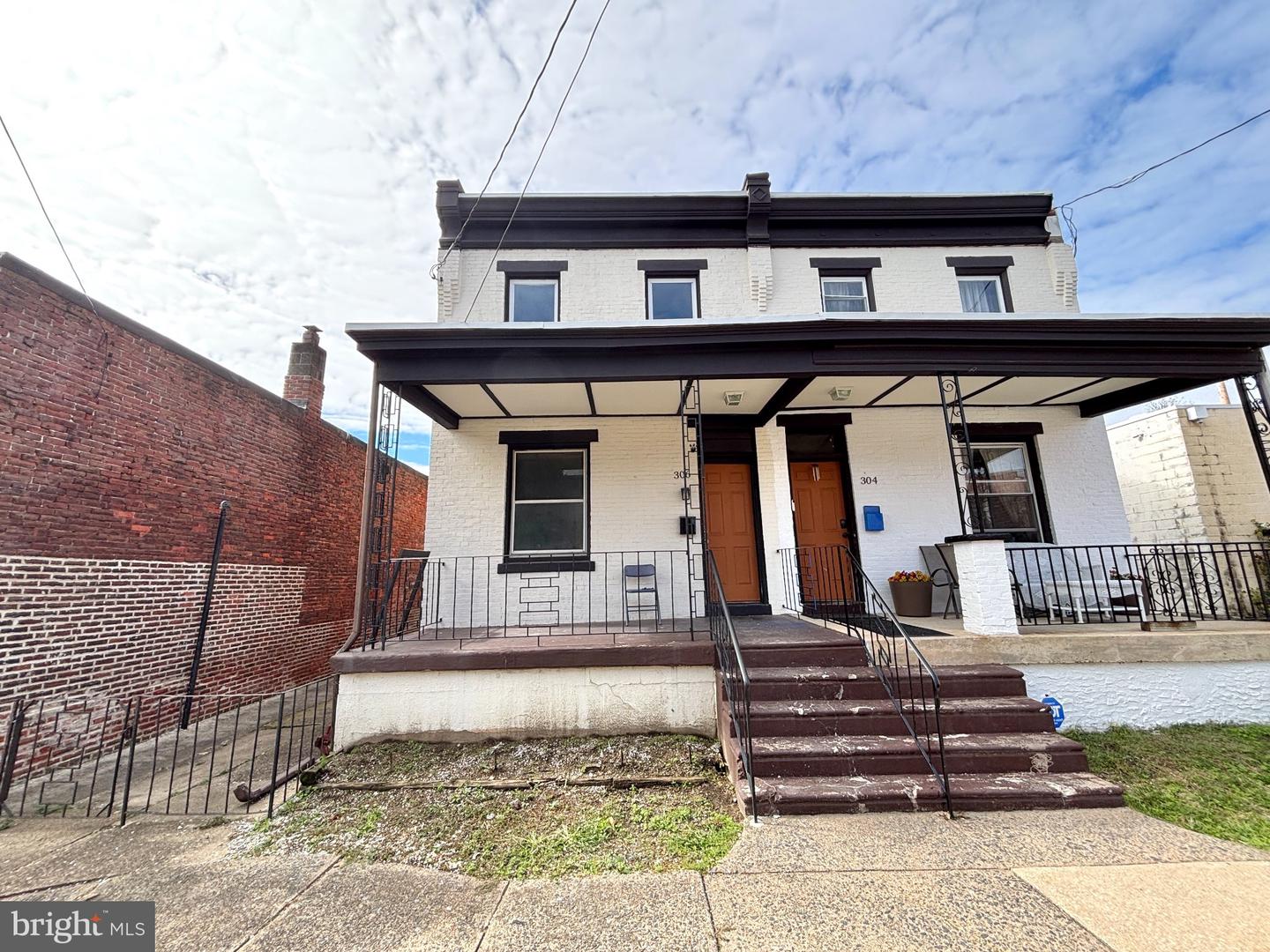 306 S 3rd St Property Photo 1
