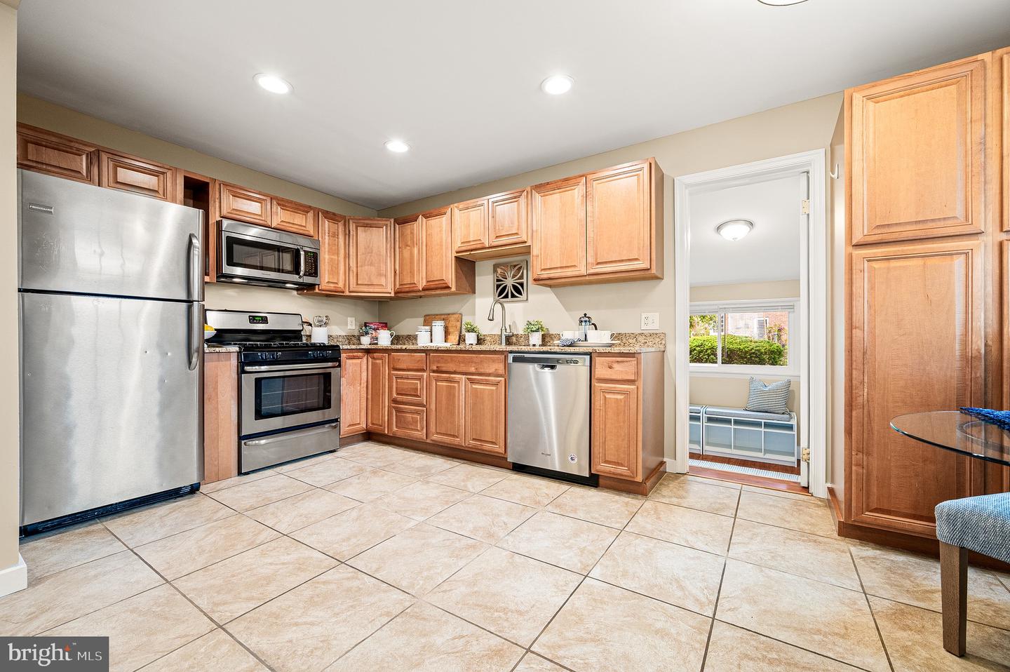 751 Oak View Rd Property Photo 10