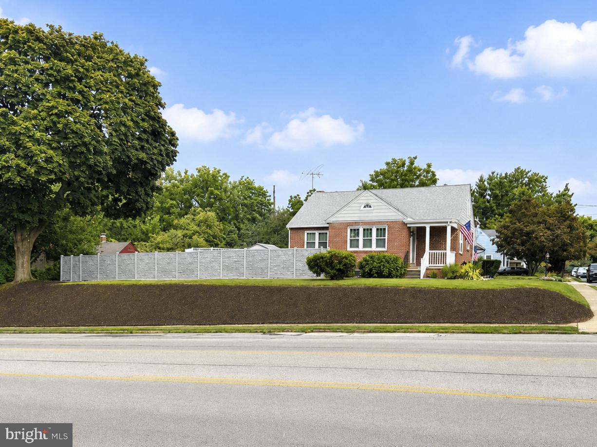 2 Myrtle Ave Property Photo 2