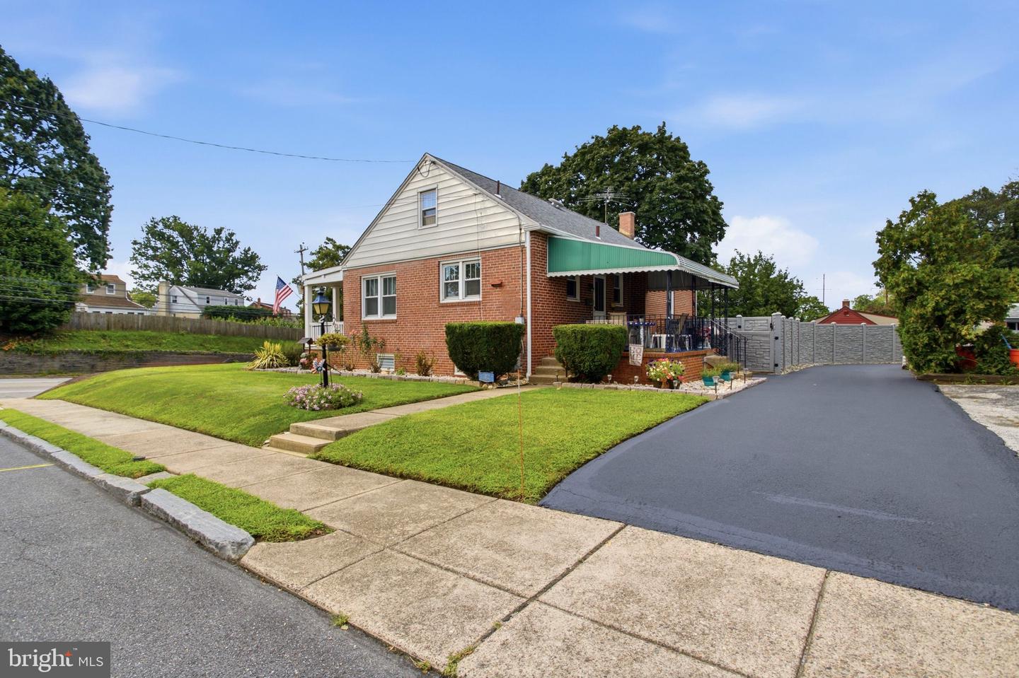 2 Myrtle Ave Property Photo 4