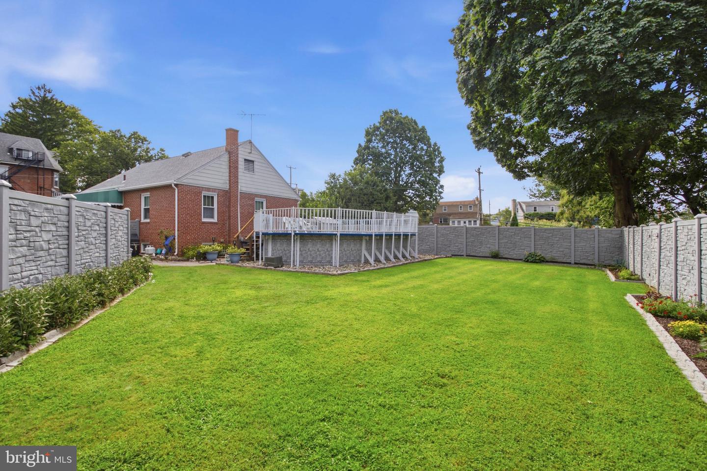 2 Myrtle Ave Property Photo 8
