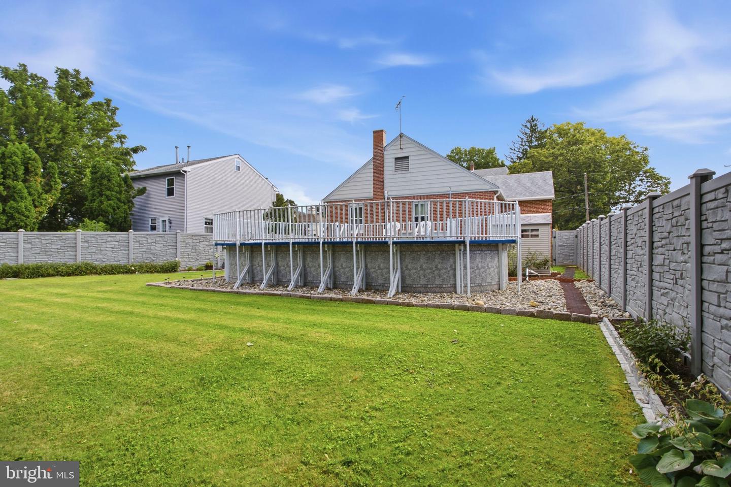 2 Myrtle Ave Property Photo 9