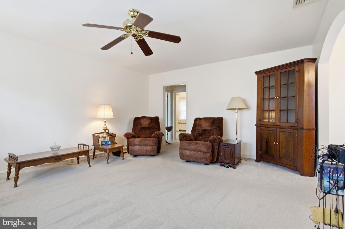 2 Myrtle Ave Property Photo 16