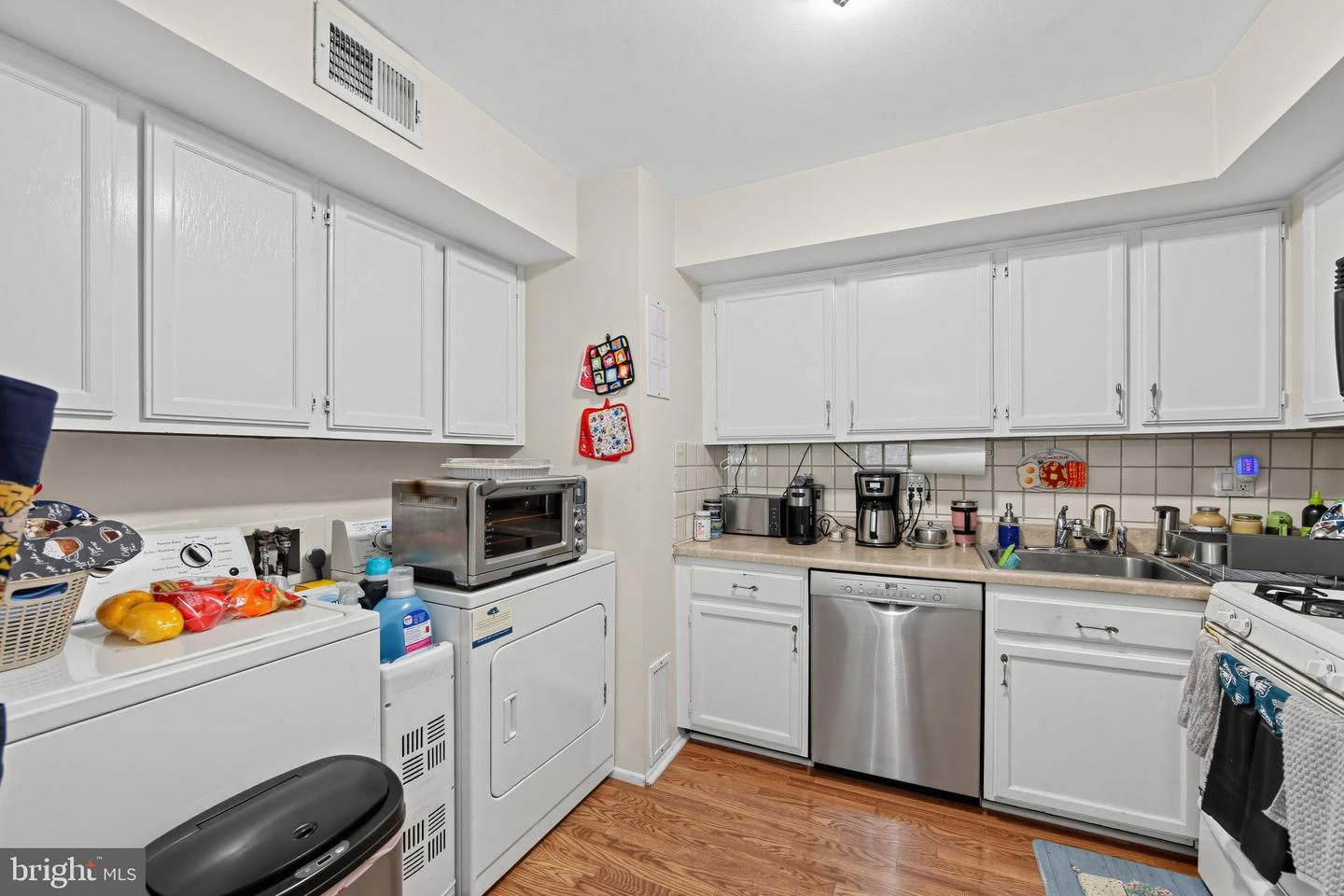 1202 Painters Xing Property Photo 16