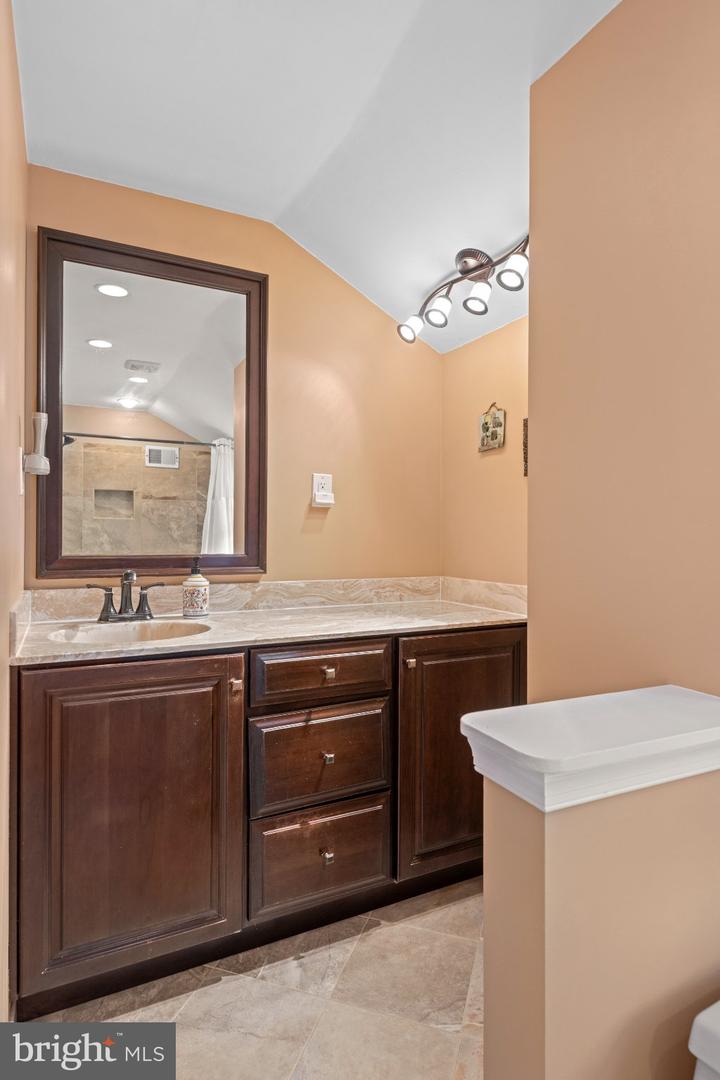 108 Buckingham Dr Property Photo 33