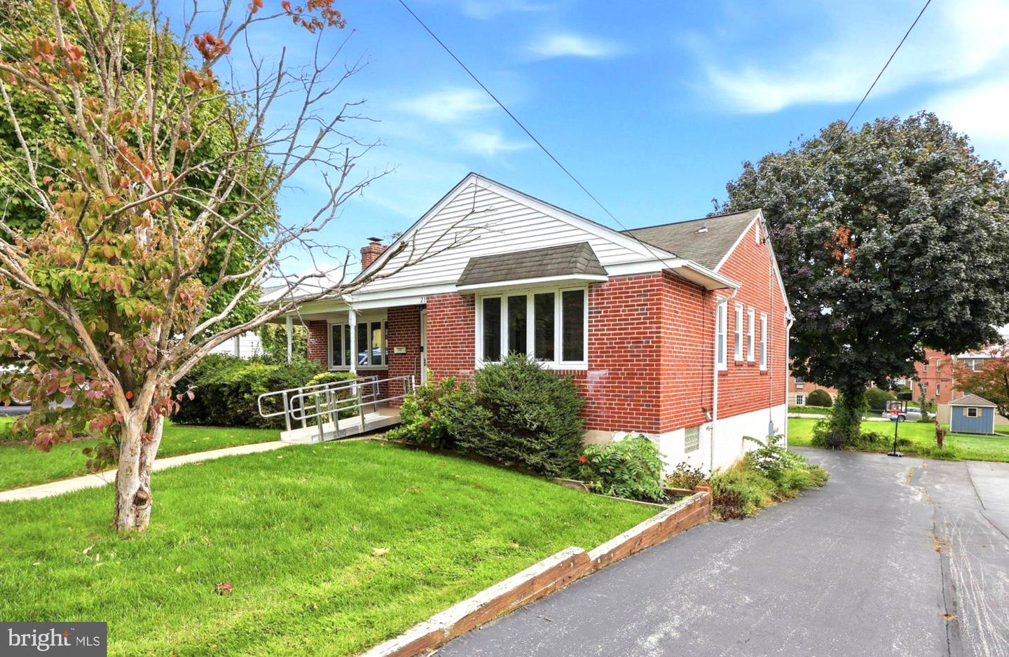 21 Davis Ave Property Photo 1