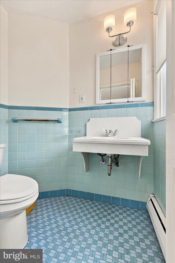 21 Davis Ave Property Photo 7
