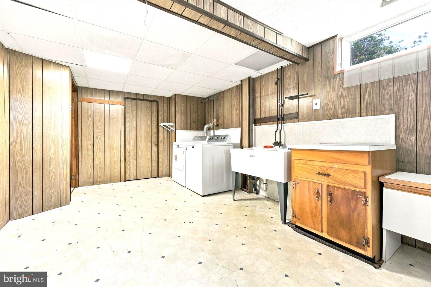 21 Davis Ave Property Photo 13