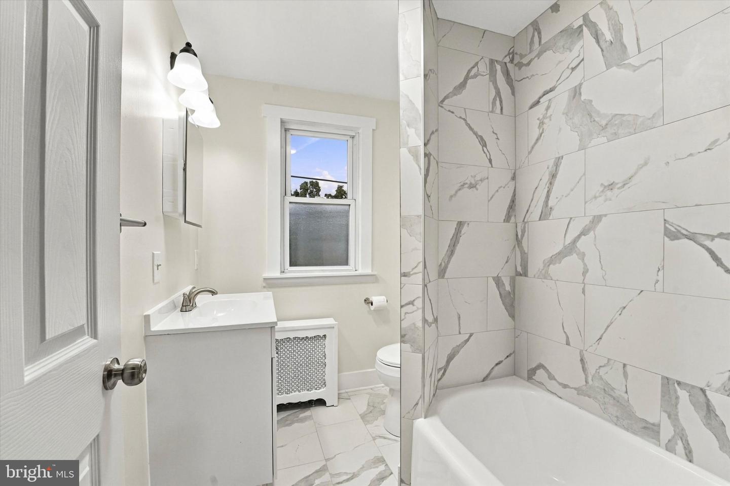 129 N Llanwellyn Ave Property Photo 32