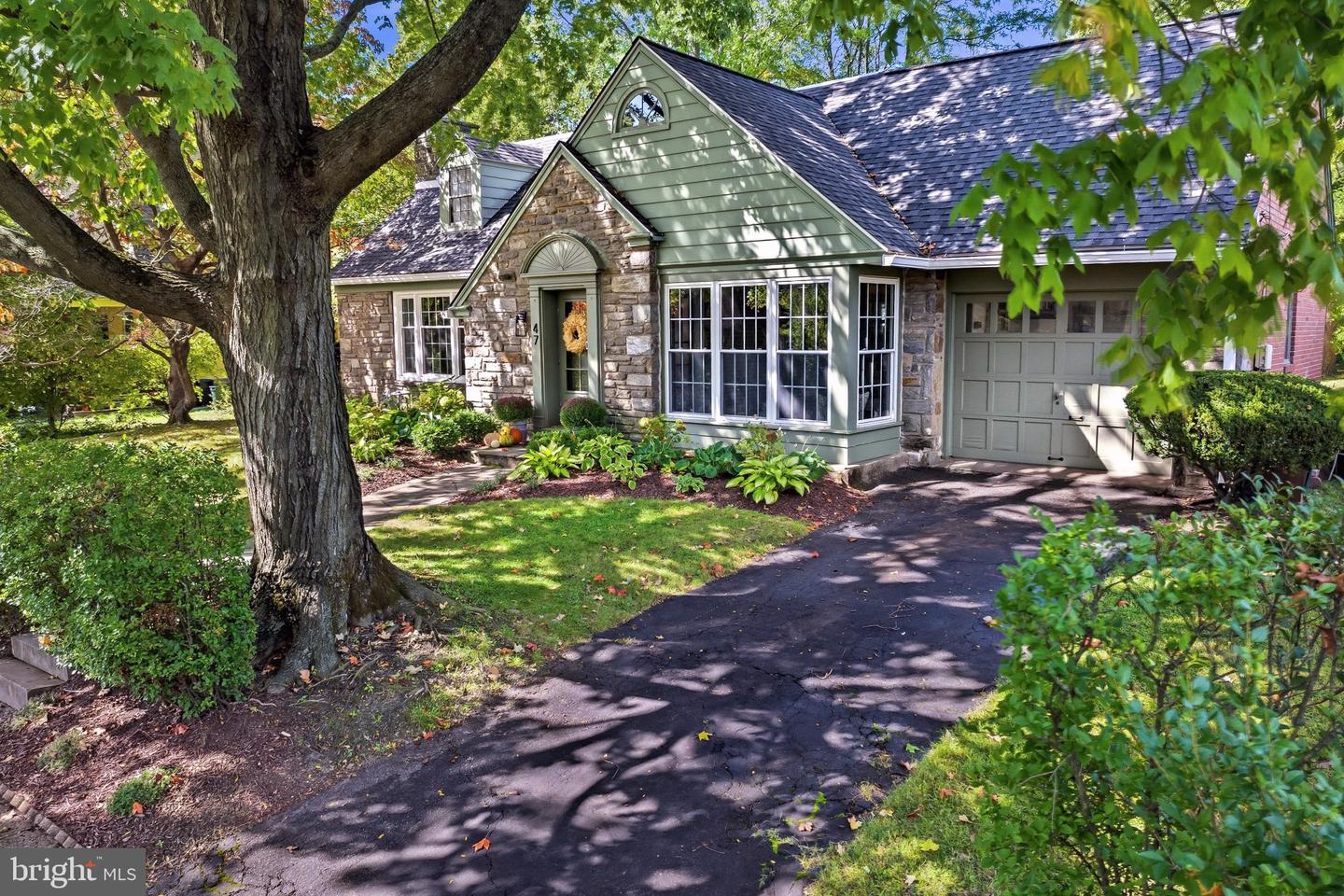 47 DREXEL AVE Property Photo 1
