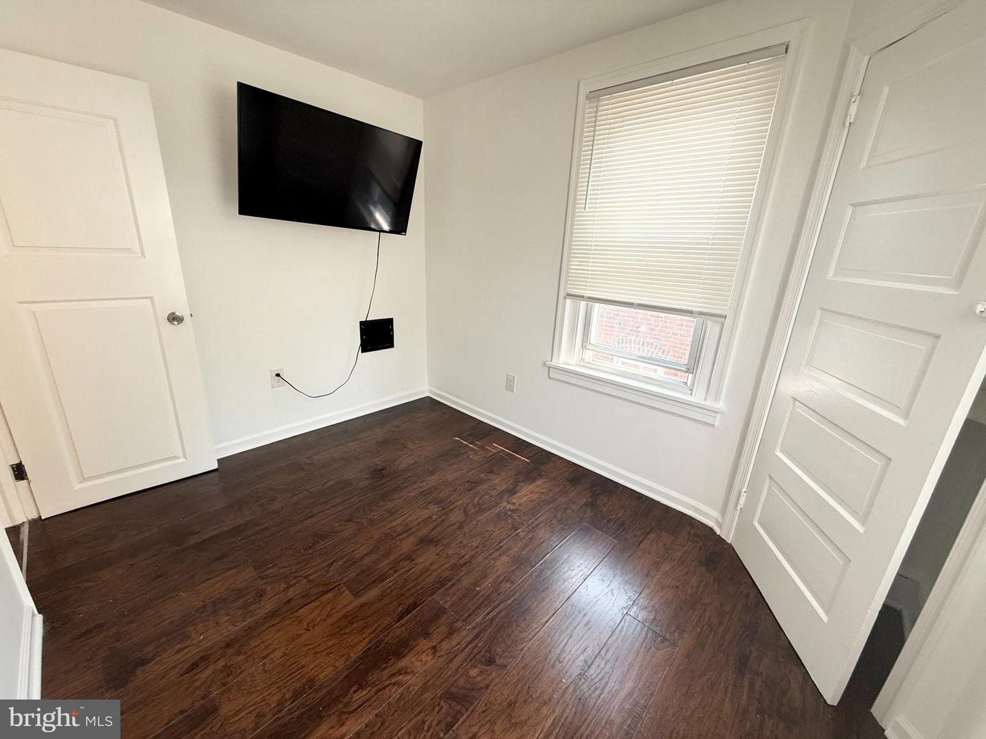 242 Pusey Ave Property Photo 8
