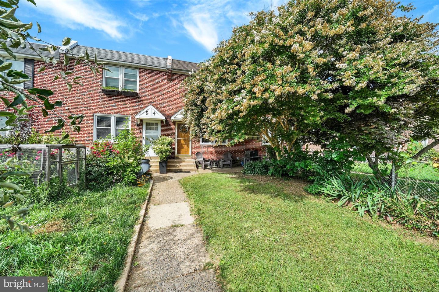 52 Folcroft Ave Property Photo 2