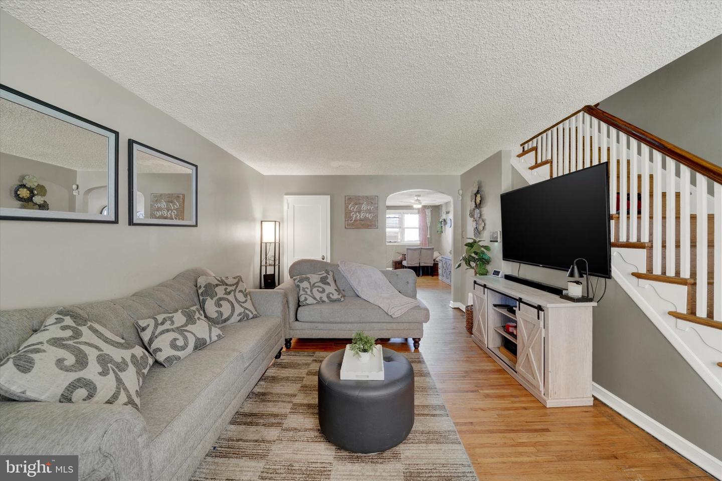 52 Folcroft Ave Property Photo 4