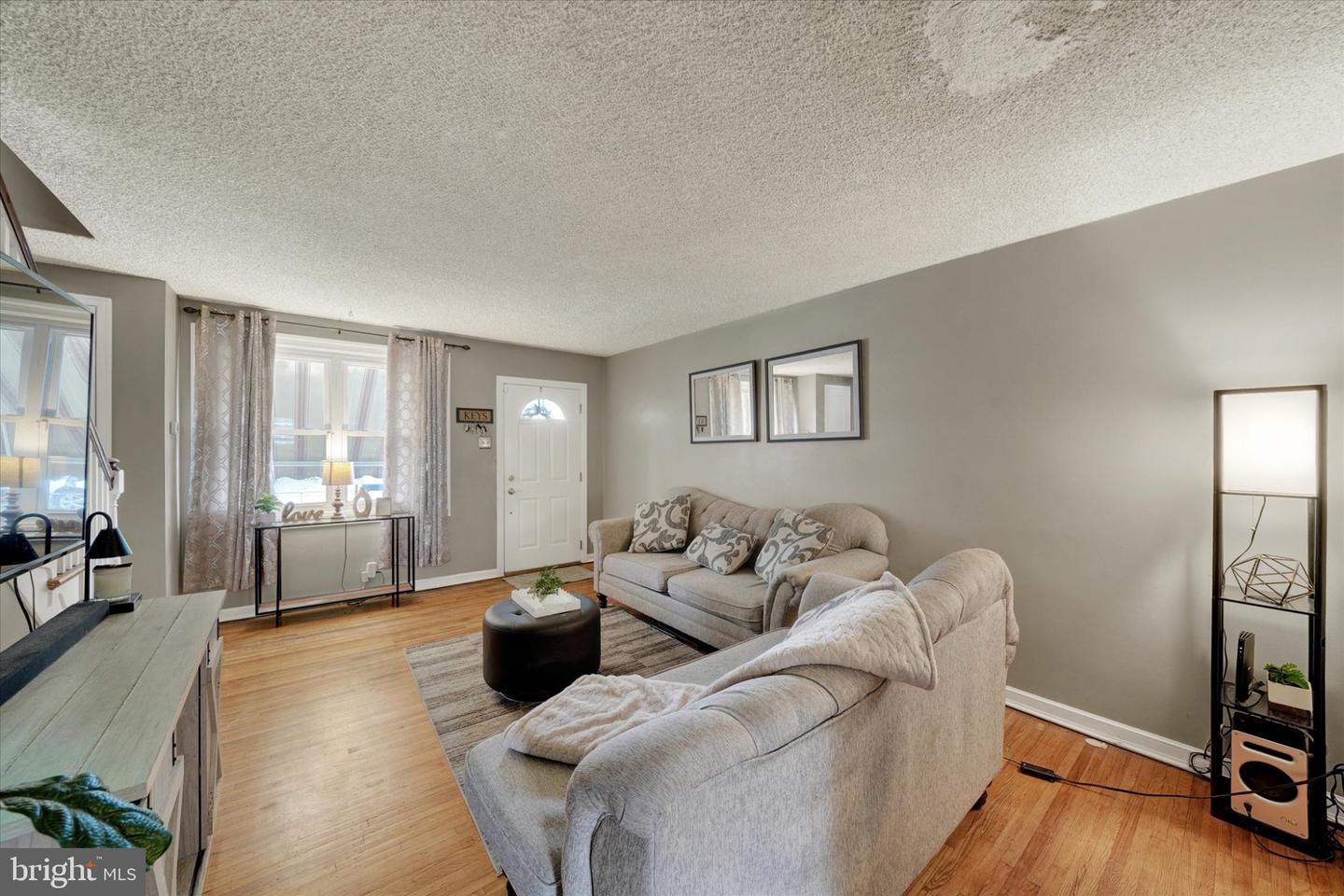 52 Folcroft Ave Property Photo 5