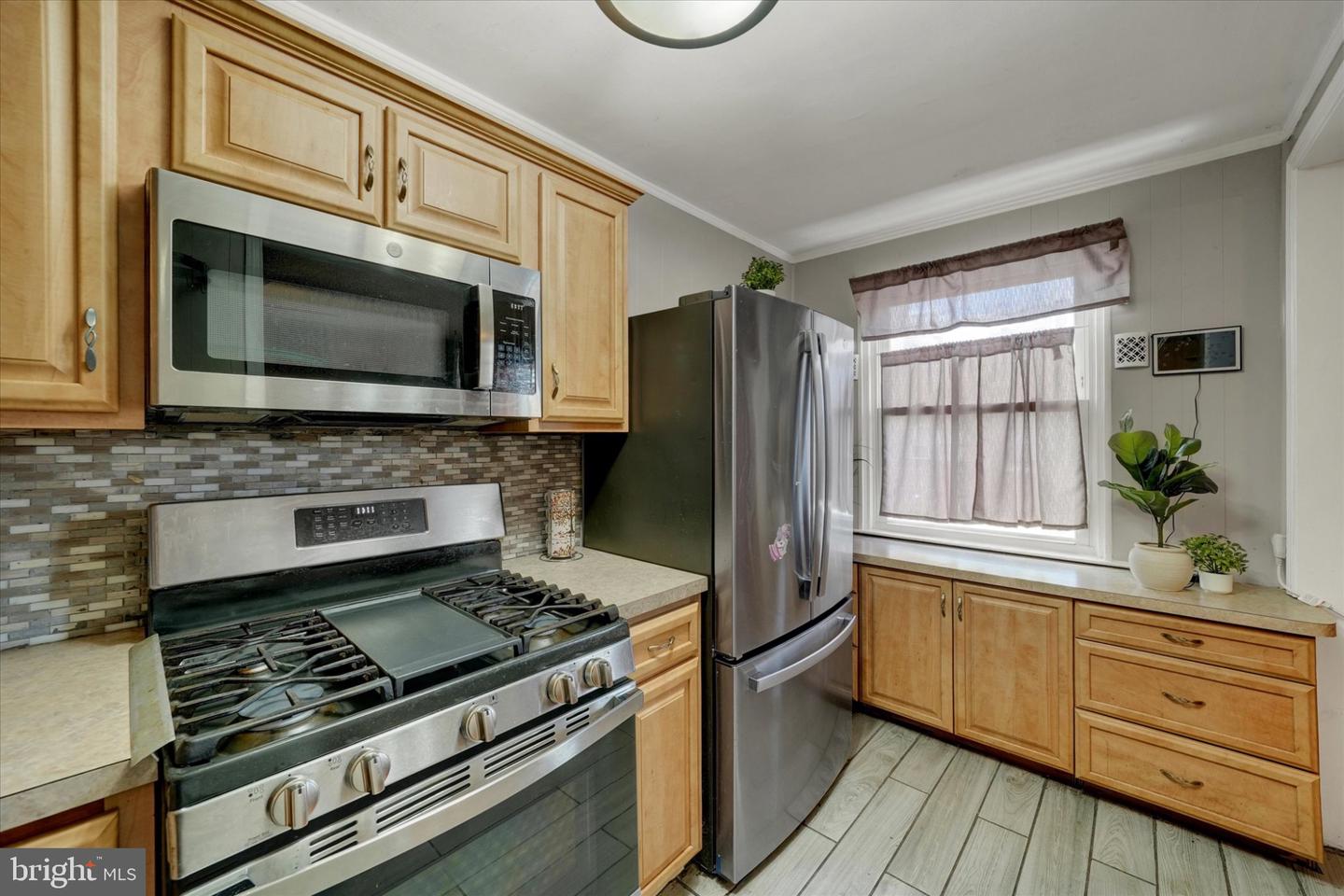 52 Folcroft Ave Property Photo 9