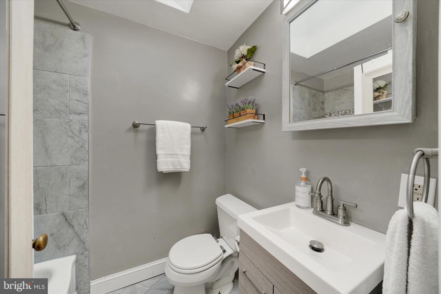 52 Folcroft Ave Property Photo 10