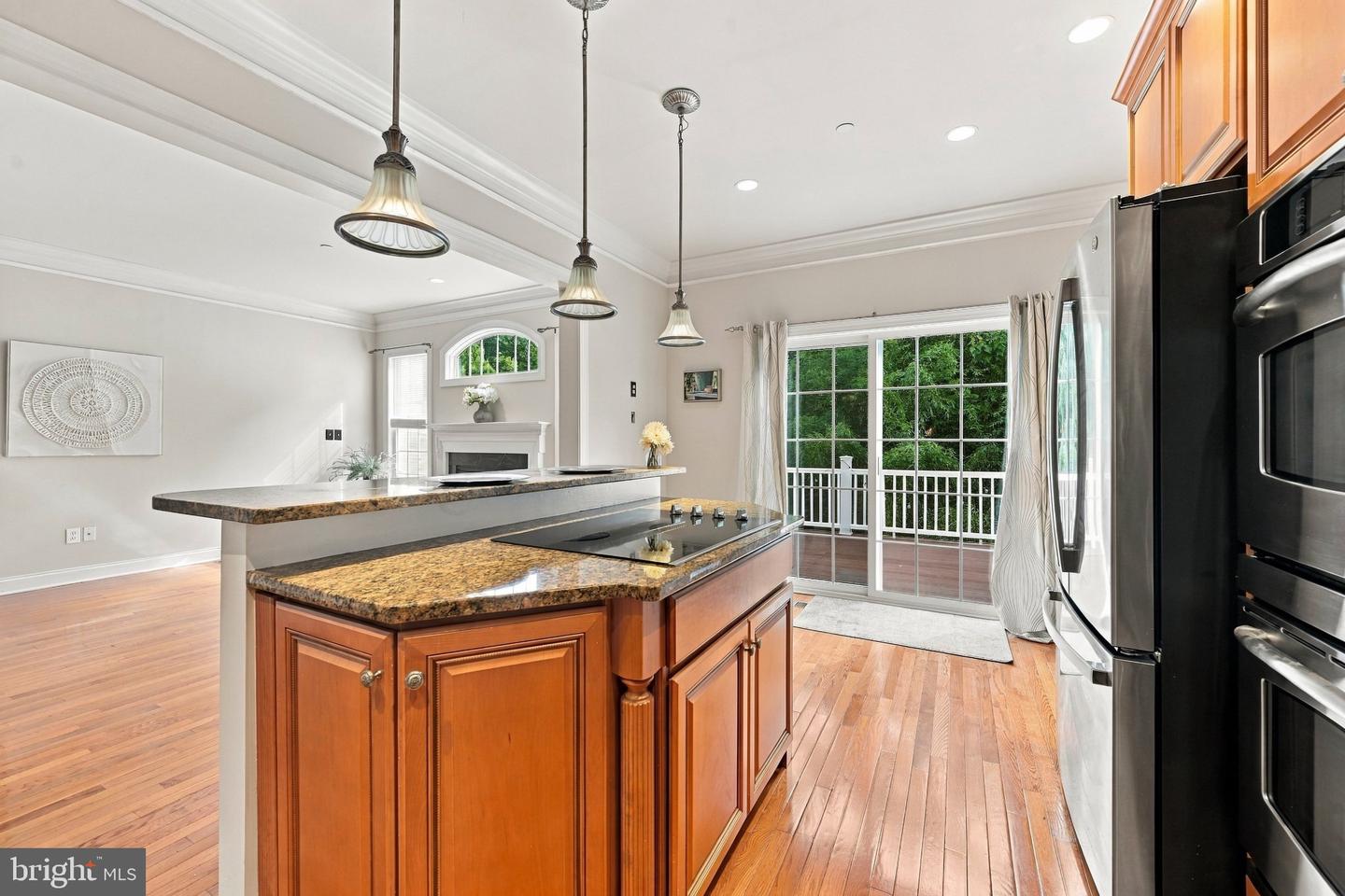 120 Victoria Sq Property Photo 11