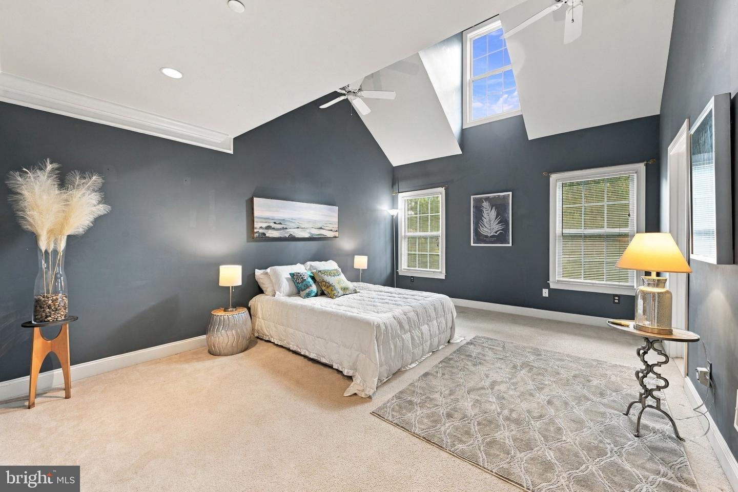 120 Victoria Sq Property Photo 23