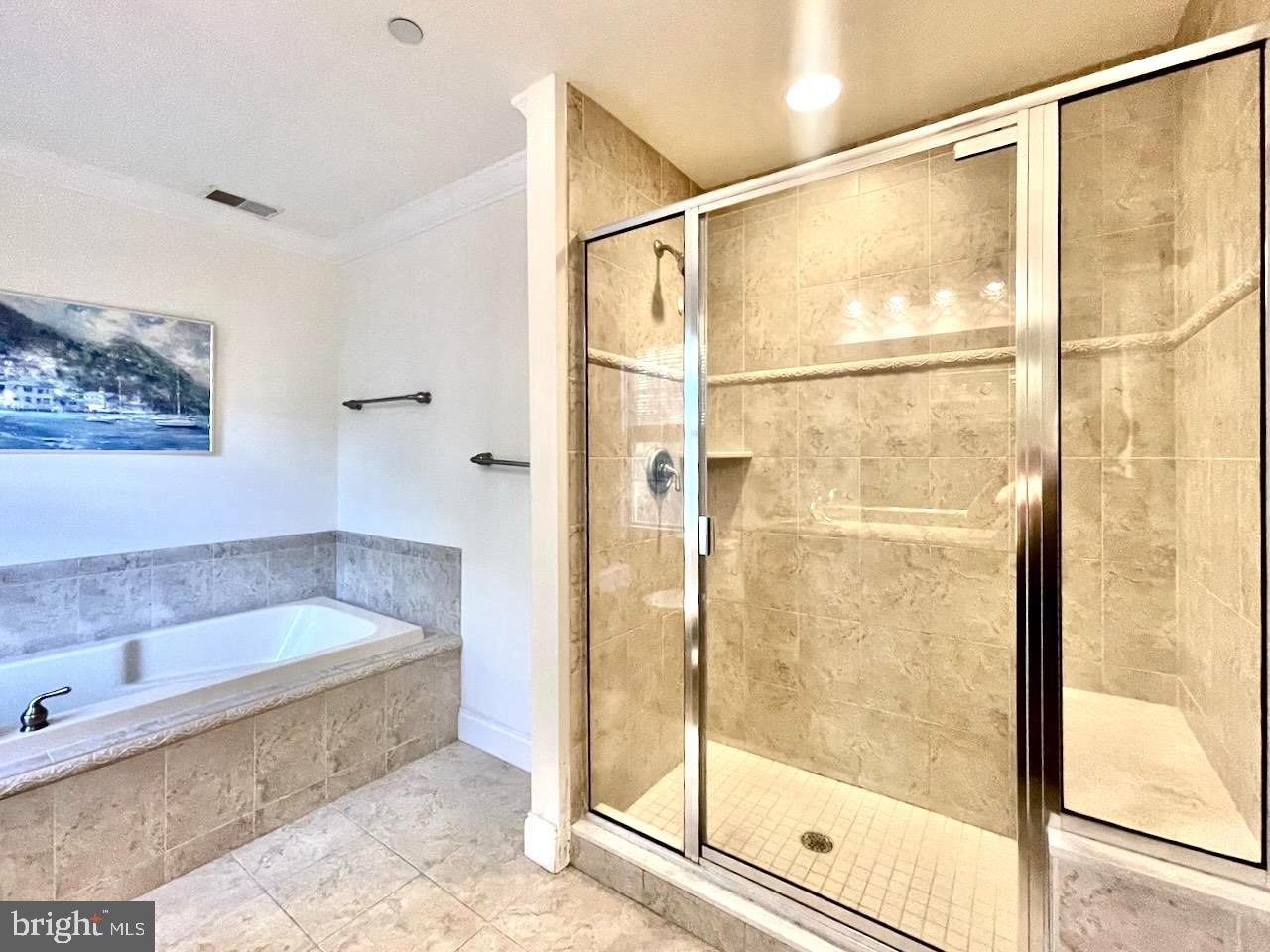 120 Victoria Sq Property Photo 27
