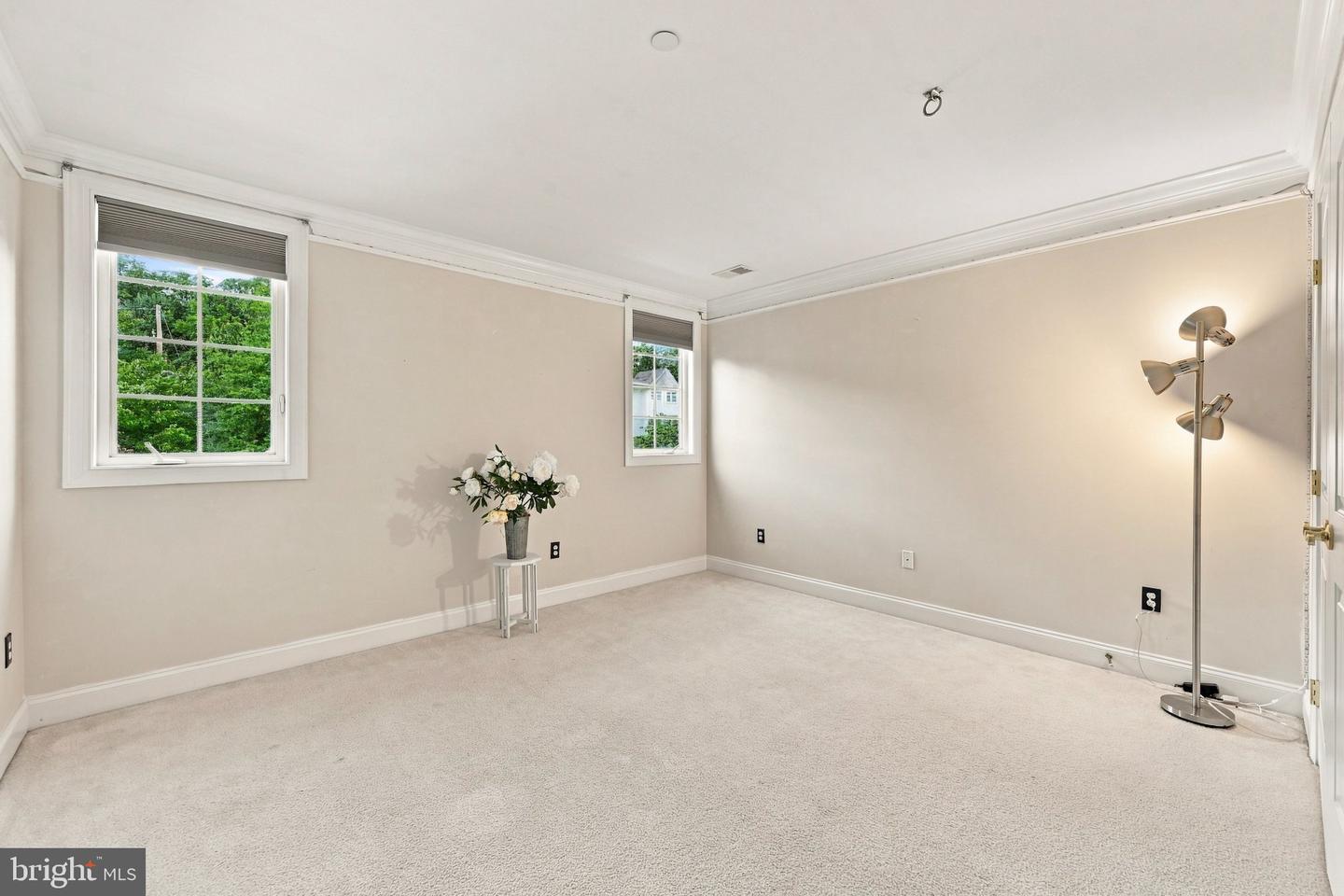 120 Victoria Sq Property Photo 34