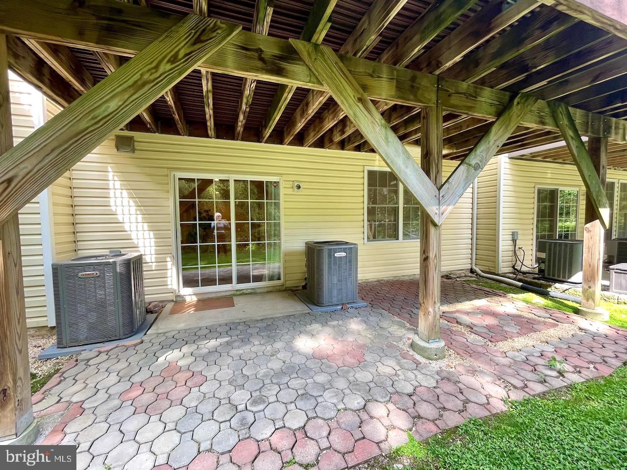 120 Victoria Sq Property Photo 54