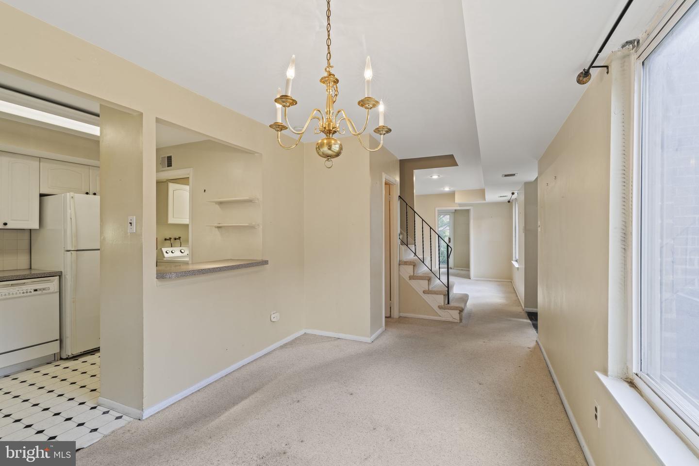 700 Ardmore Ave #302 Property Photo 15