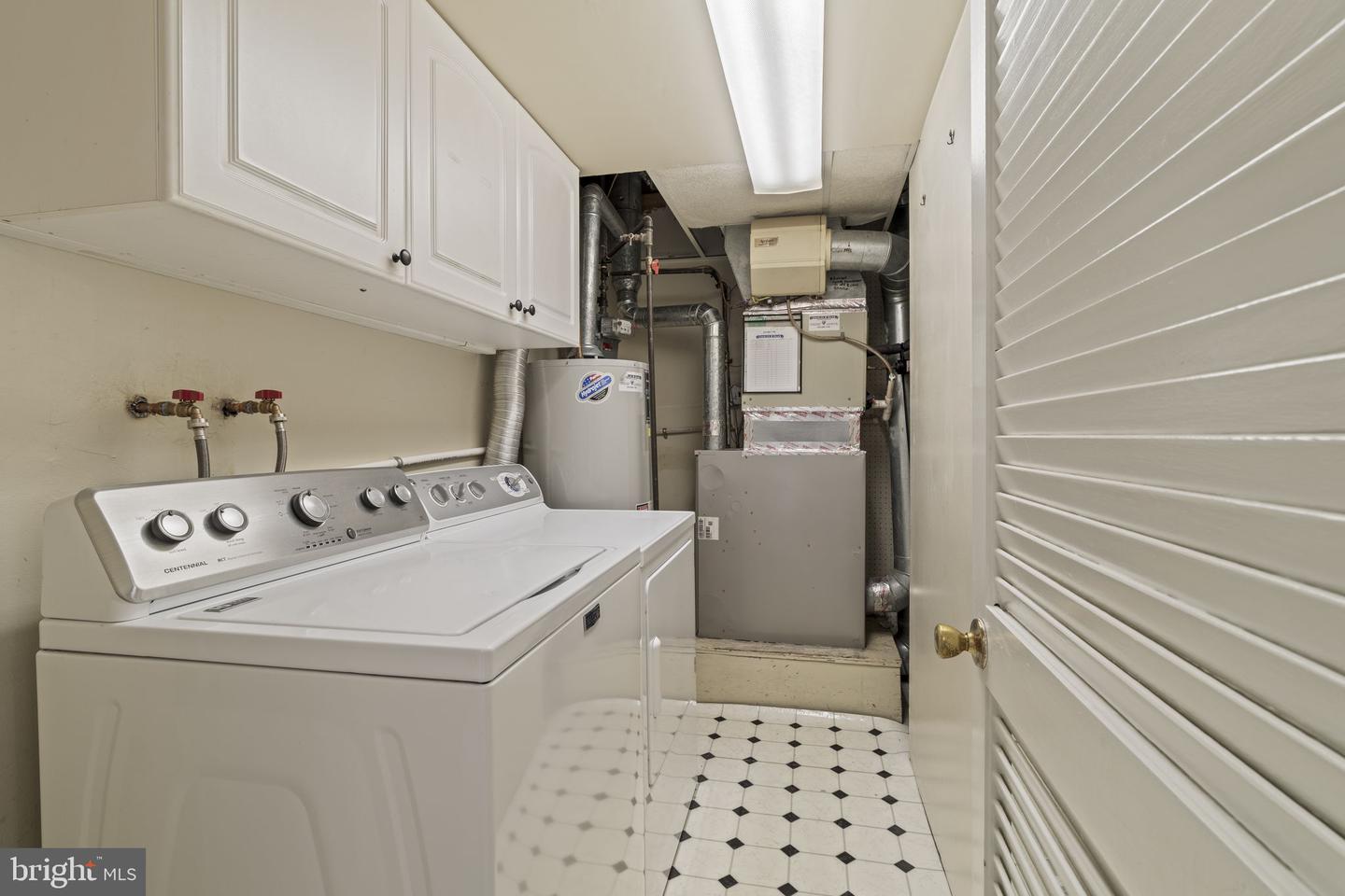 700 Ardmore Ave #302 Property Photo 20