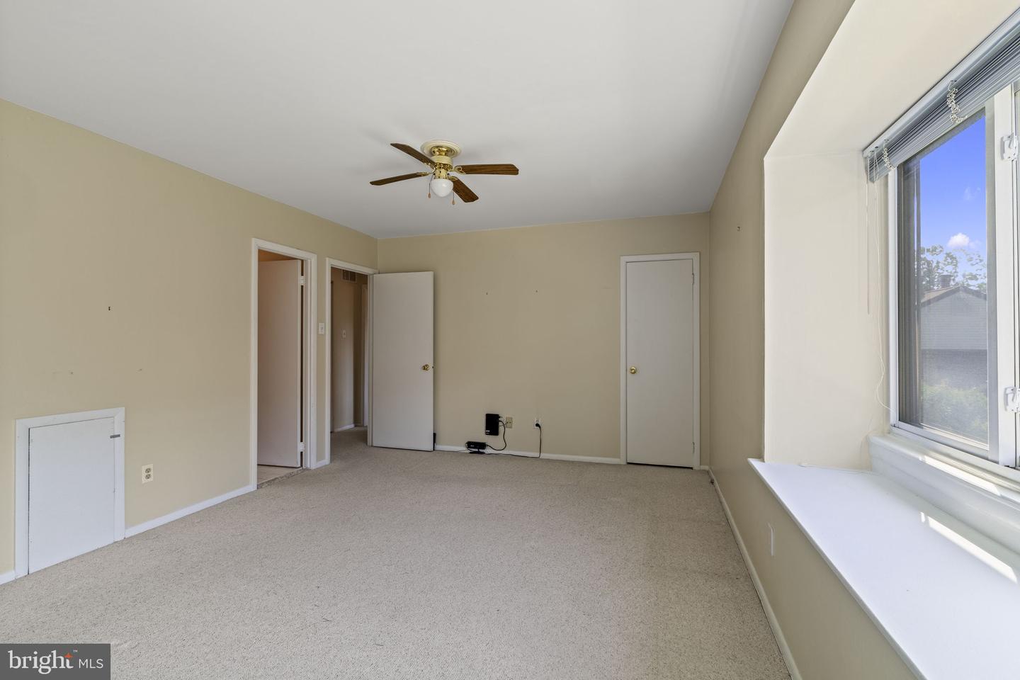 700 Ardmore Ave #302 Property Photo 23