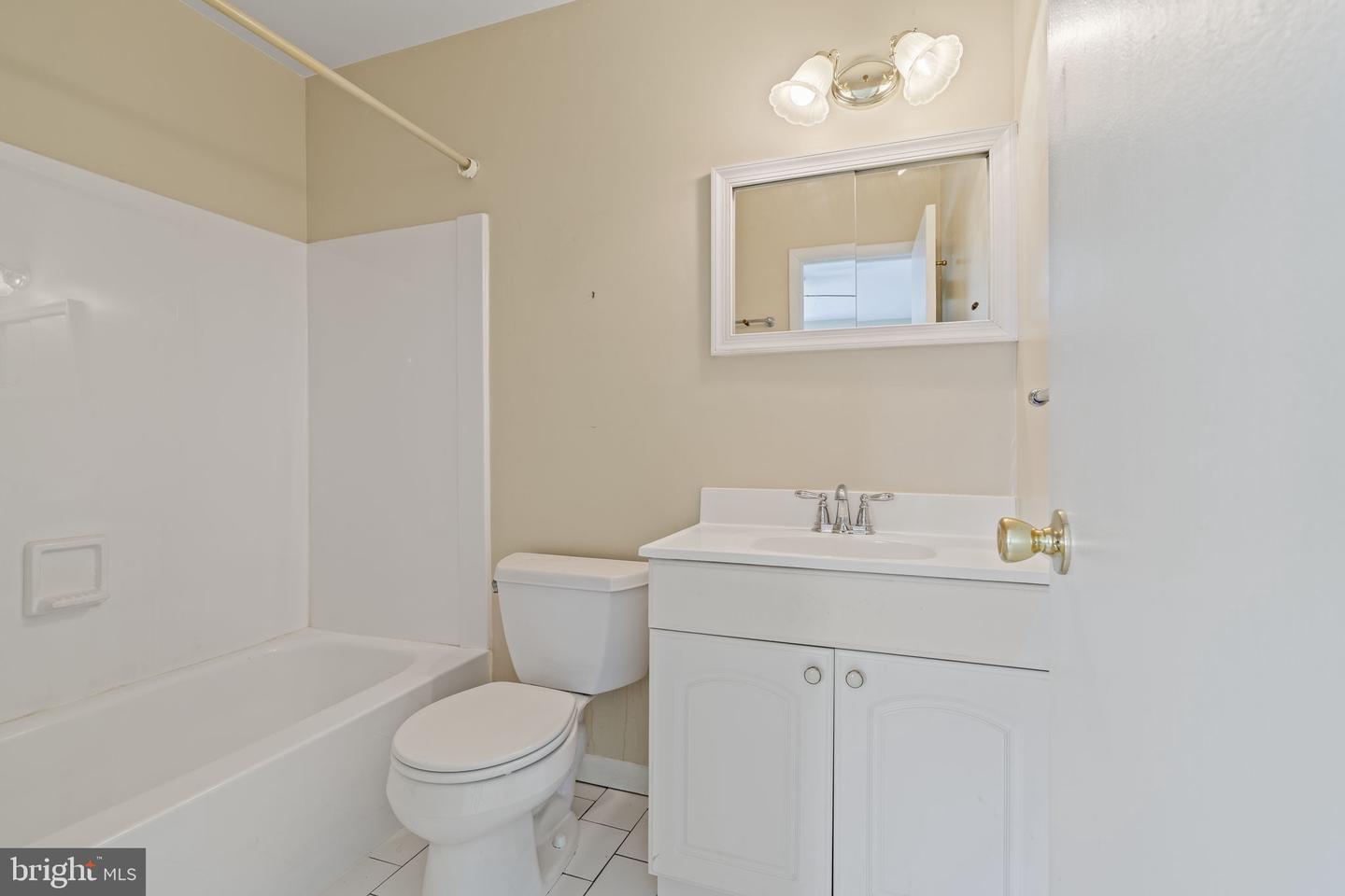 700 Ardmore Ave #302 Property Photo 26