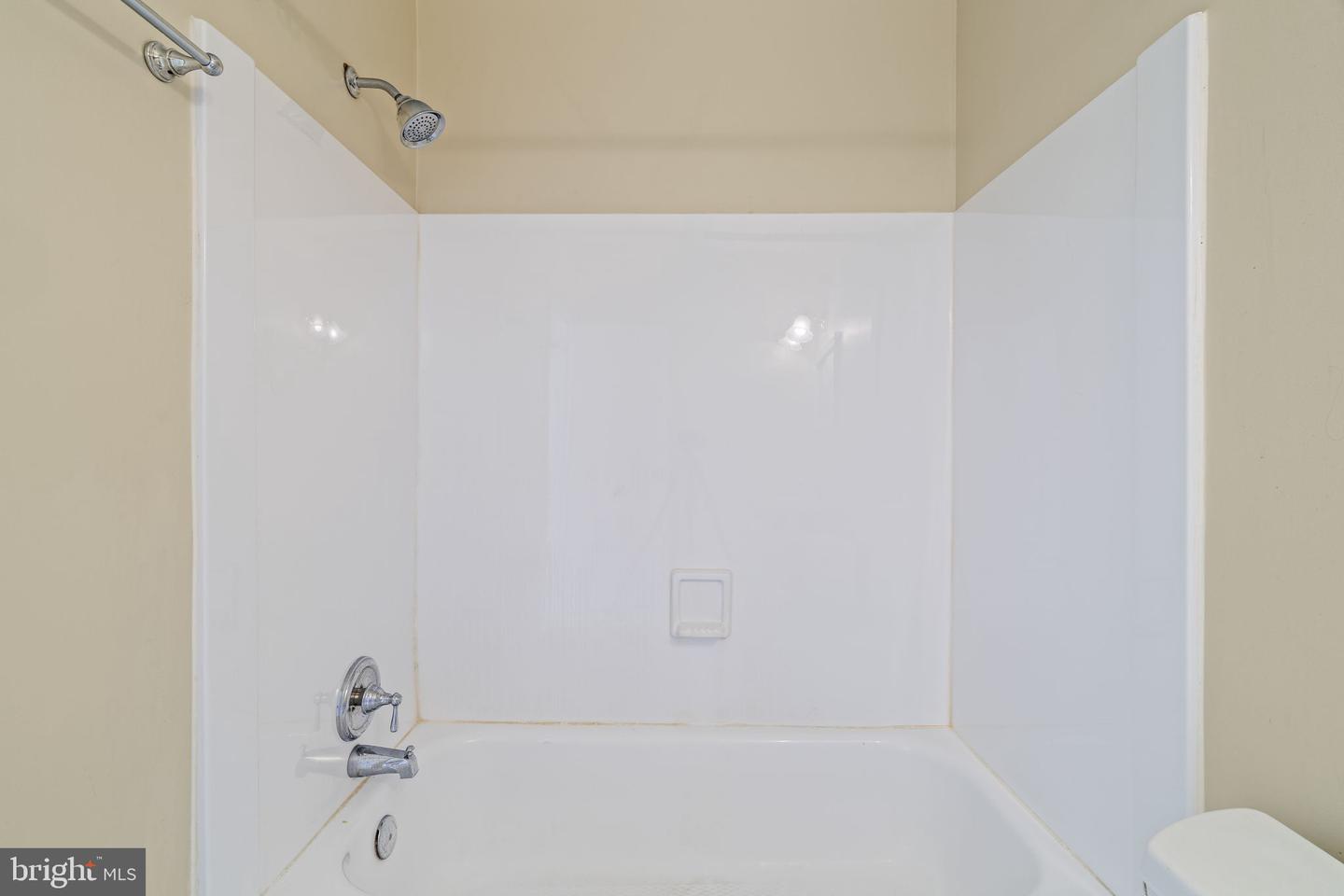 700 Ardmore Ave #302 Property Photo 27