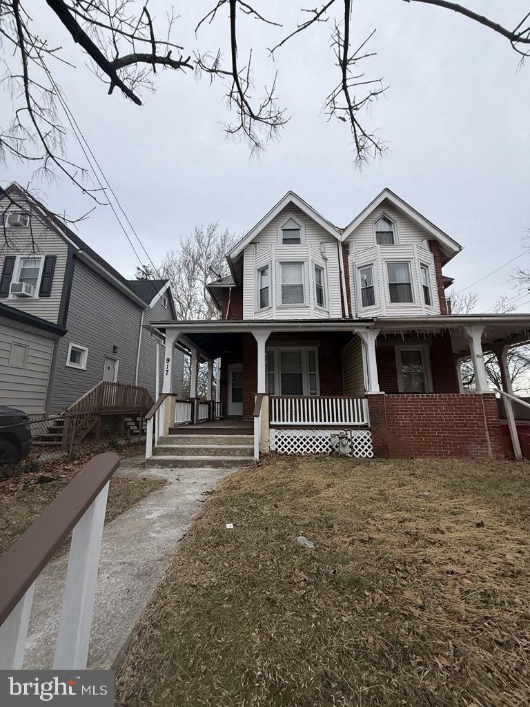 917 PEMBROKE AVE Property Photo 1