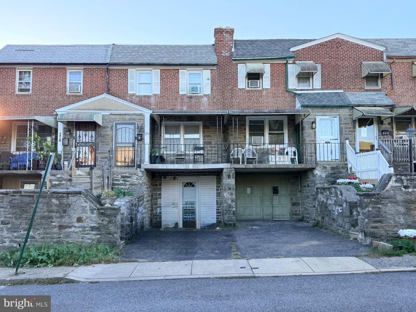 PADE2125256 Property Photo 1