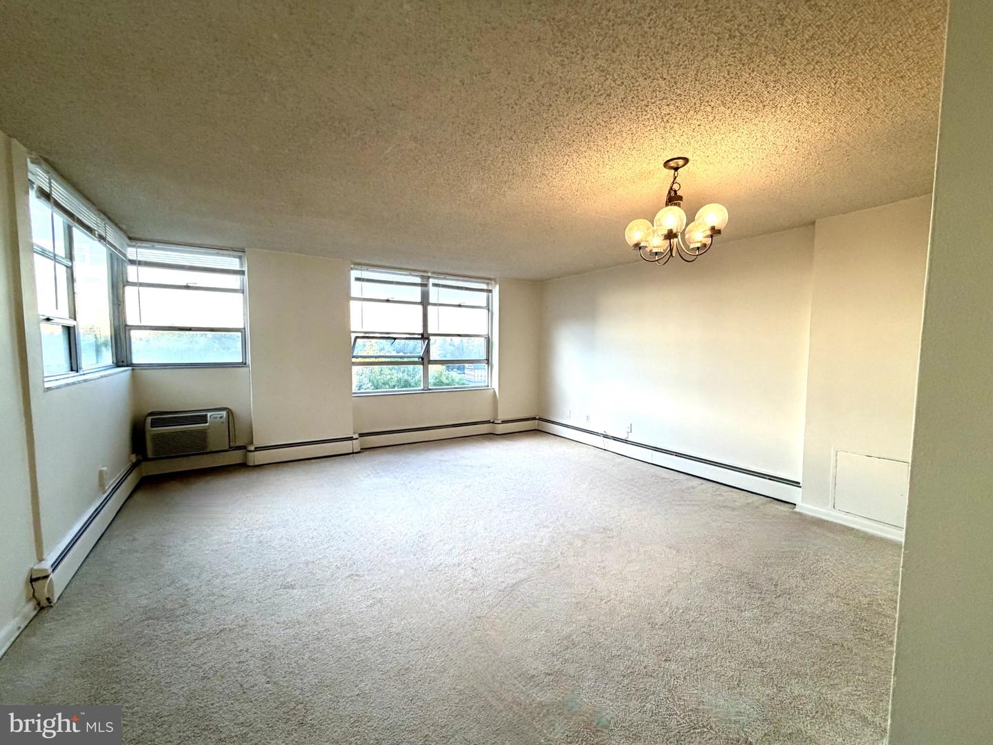 1030 E Lancaster Ave #614 Property Photo 8