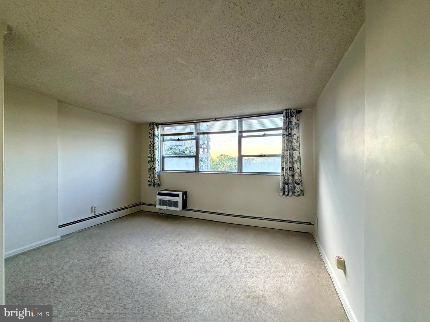 1030 E Lancaster Ave #614 Property Photo 11