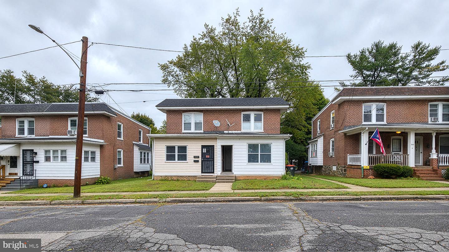 2611 Lindsay St Property Photo 2