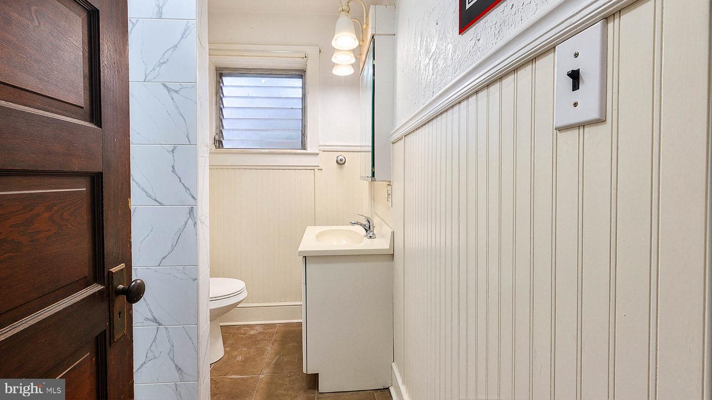 2611 Lindsay St Property Photo 16