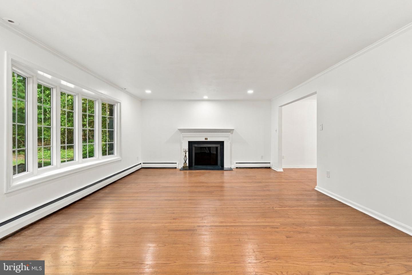 624 W Wayne Ave Property Photo 4