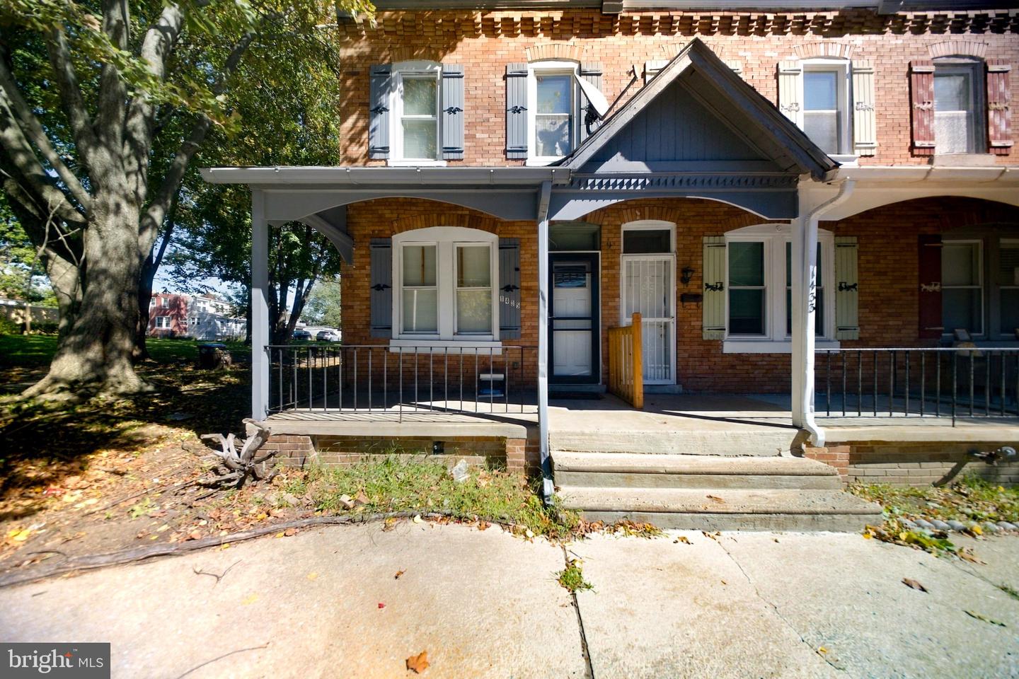 1435 Edgmont Ave Property Photo 2