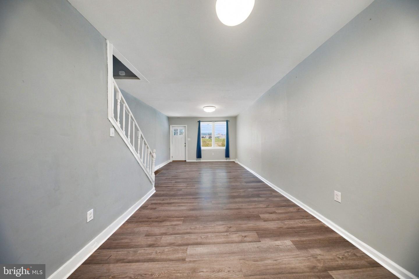 1435 Edgmont Ave Property Photo 5