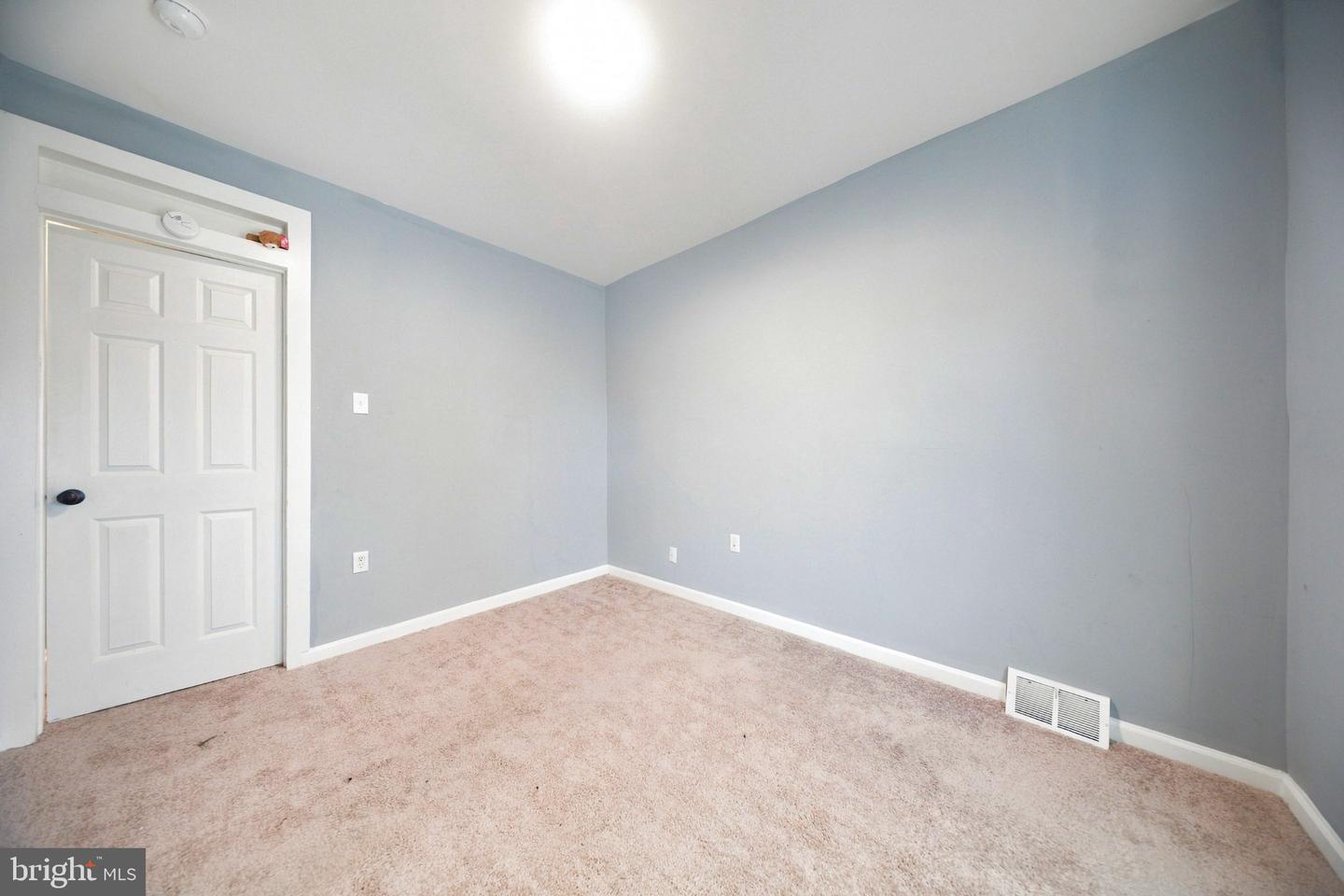 1435 Edgmont Ave Property Photo 8
